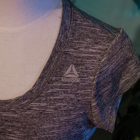 Reebok T Shirt Size Small - Picture 3 of 3